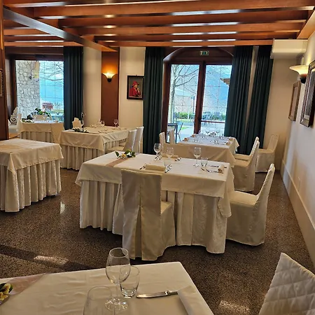 Hotel Ristorante La Rua Отель Carre