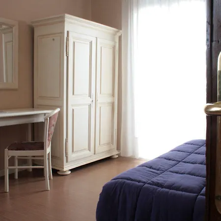 Отель Hotel Ristorante La Rua Carre